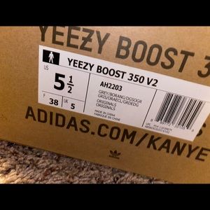 Yeezy Boost 350 v2